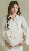 Load image into Gallery viewer, Christy Ng’s Kelso Large Reversible Tote White