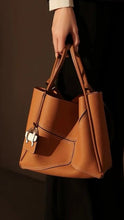 Load image into Gallery viewer, Estelle Tote Brown
