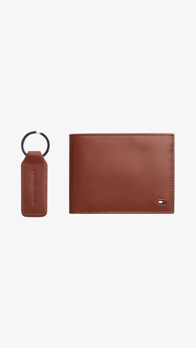 Tommy Hilfiger Leather Wallet and Key Chain Gift Set