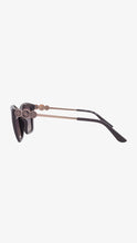 Load image into Gallery viewer, Guess sunglasses
