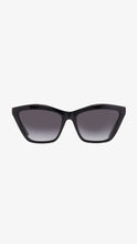 Load image into Gallery viewer, Guess sunglasses
